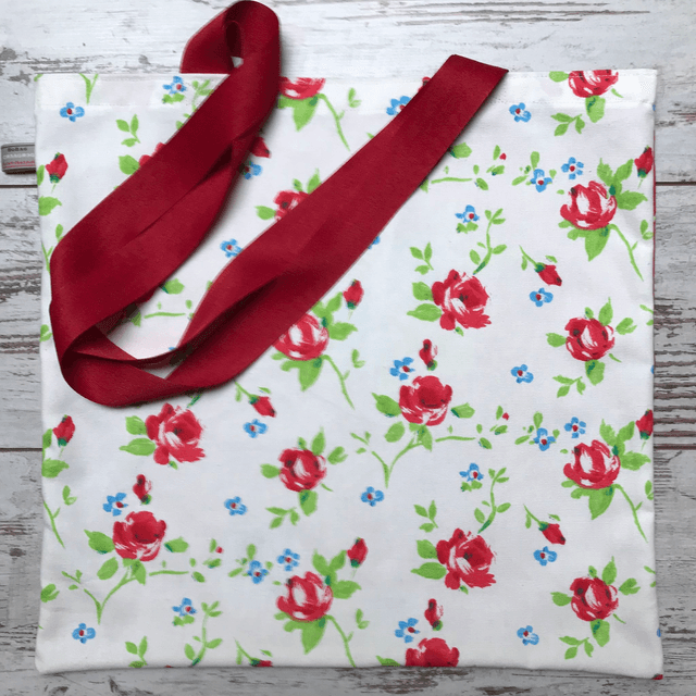 Grandes fleurs - fond rouge/blanc
